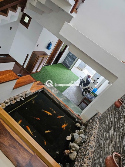 Bán nhà 3 tầng Phó Đức Chính, Vĩnh Hòa – gần biển 300m, có hồ cá Koi, giá 10 tỷ